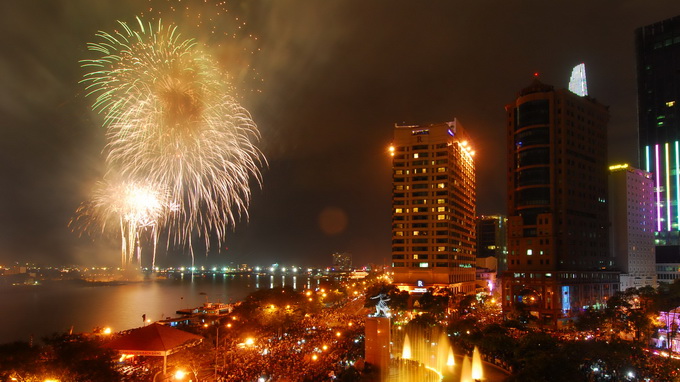HCMC to hold firework shows on New Year’s Eve