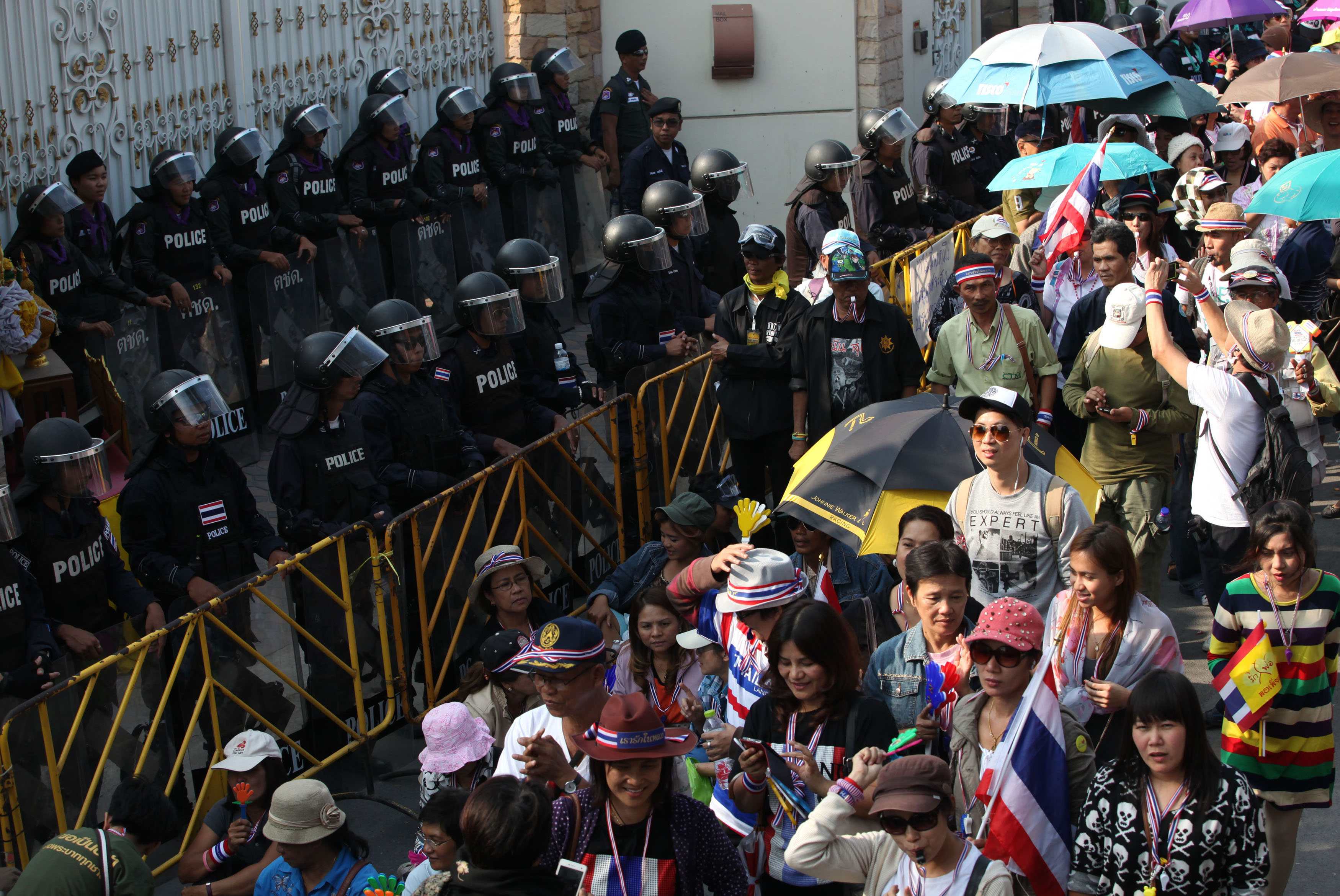 One dead as gunman opens fire at Thai protesters