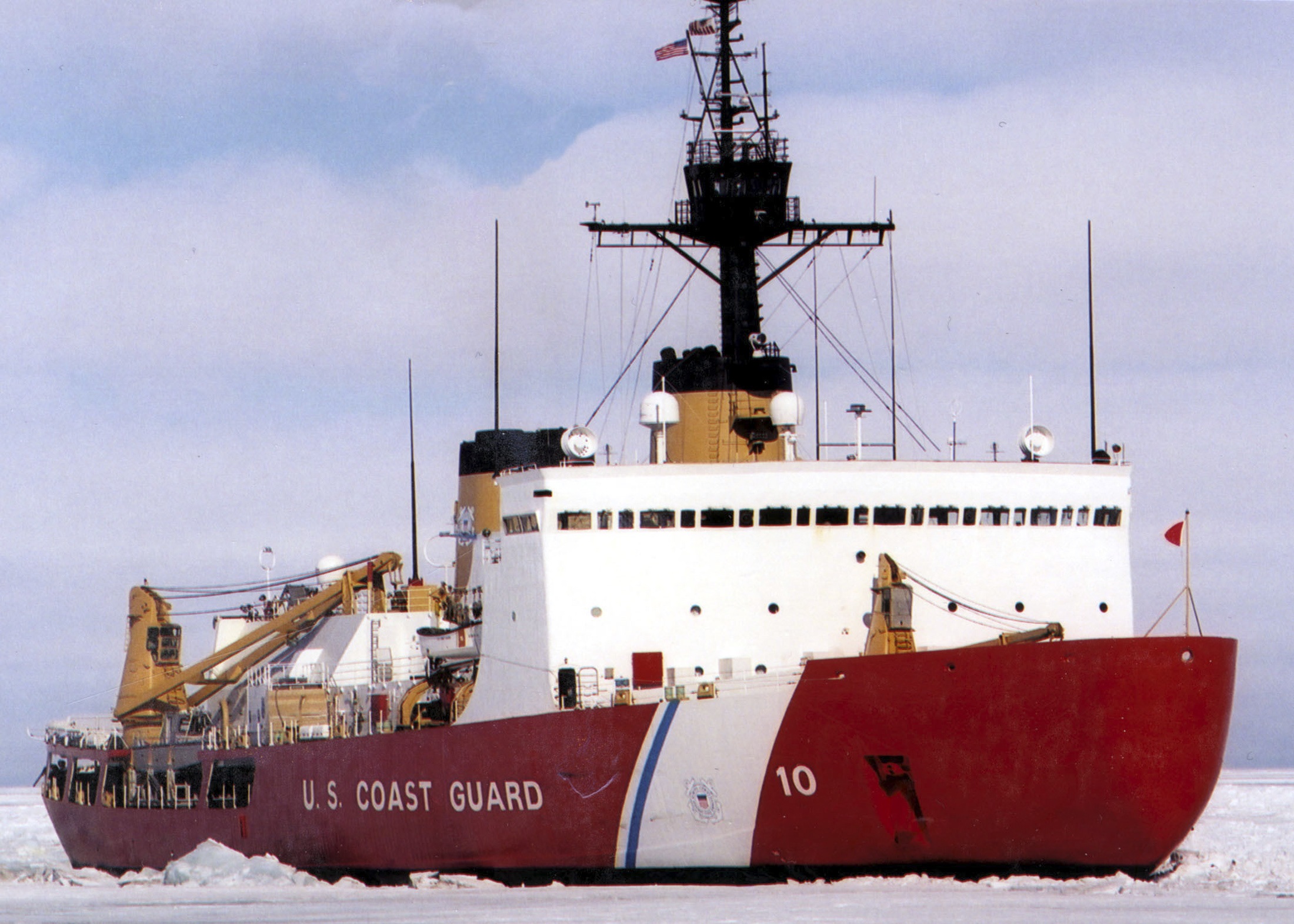 U.S. breaker to help Russian, Chinese ships stuck in Antarctic ice
