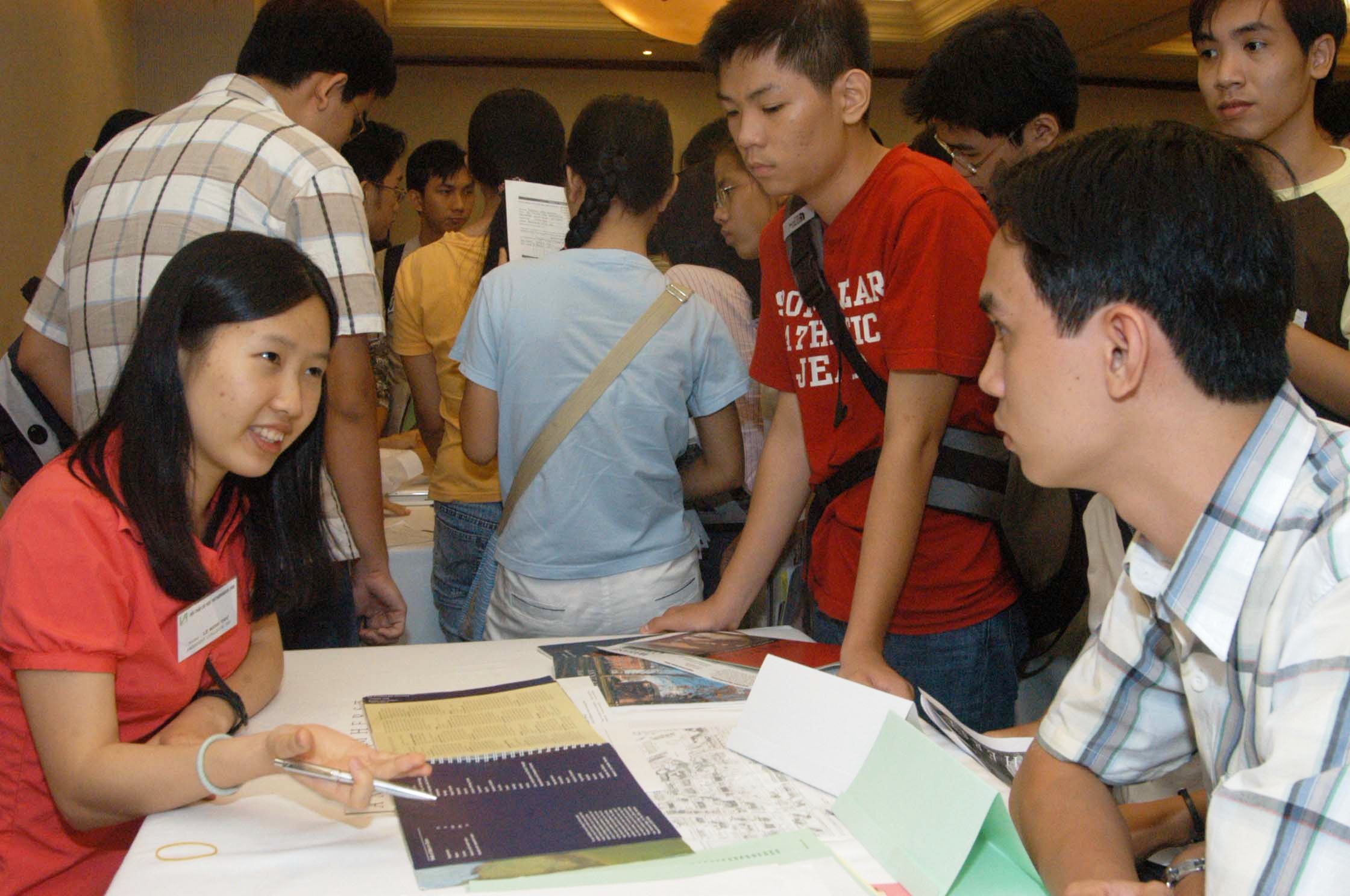 Fulbright Program begins accepting applications from Vietnamese