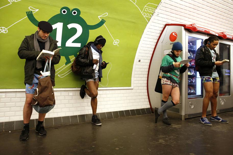 Legs bared around the world for annual 'No Pants' commute
