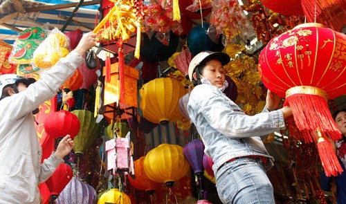 Vietnam ornament makers lose on home soil as Tet nears