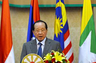 VN, Cambodia discuss measures to step up cooperation