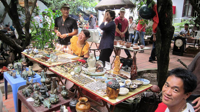 Hanoi’s antique market sells mementos of yesteryear