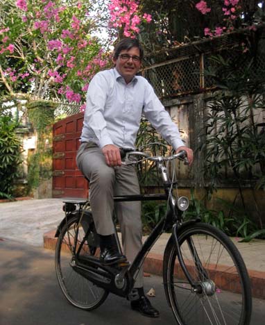 Dutch cyclist shares on VN’s public bike project
