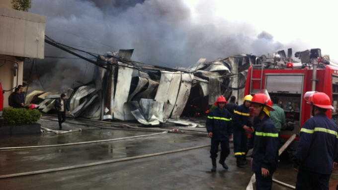 Fire hits wool company in Hanoi, no serious casualties