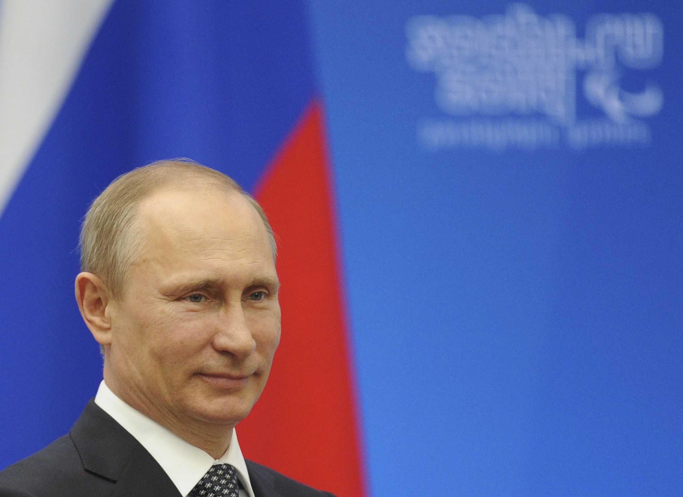 Putin recognises Crimea as independent state