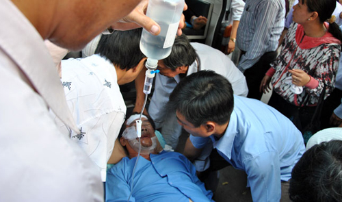 Teacher attacks 4 colleagues with acid in Mekong Delta