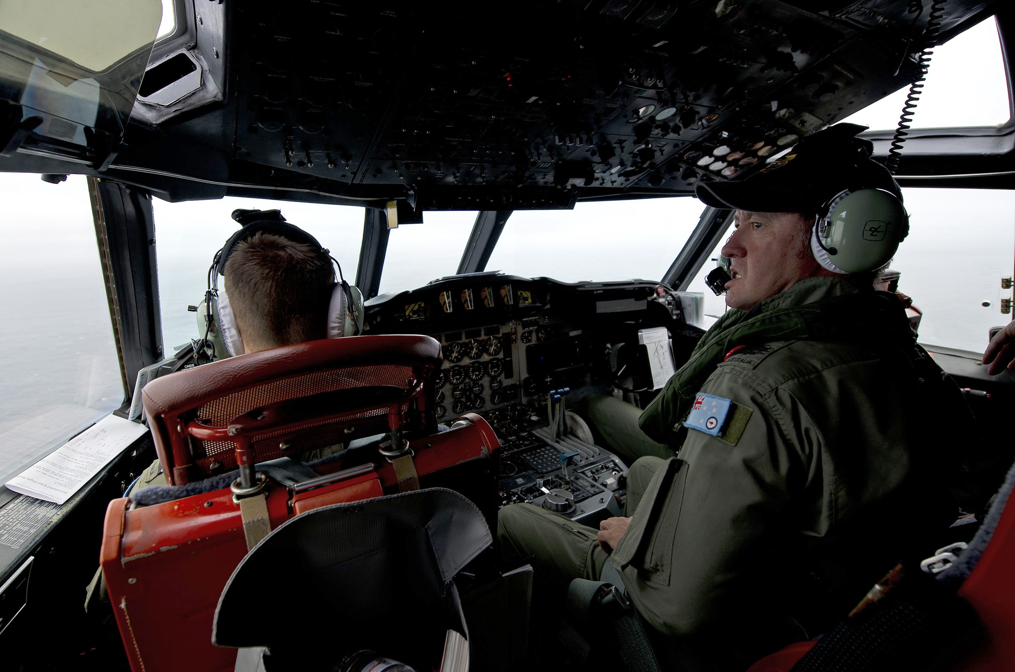 Australia widens MH370 search area as hunt ramps up