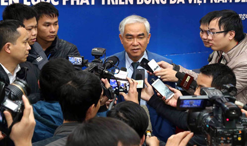 Vietnam bets football development on Japanese coaches