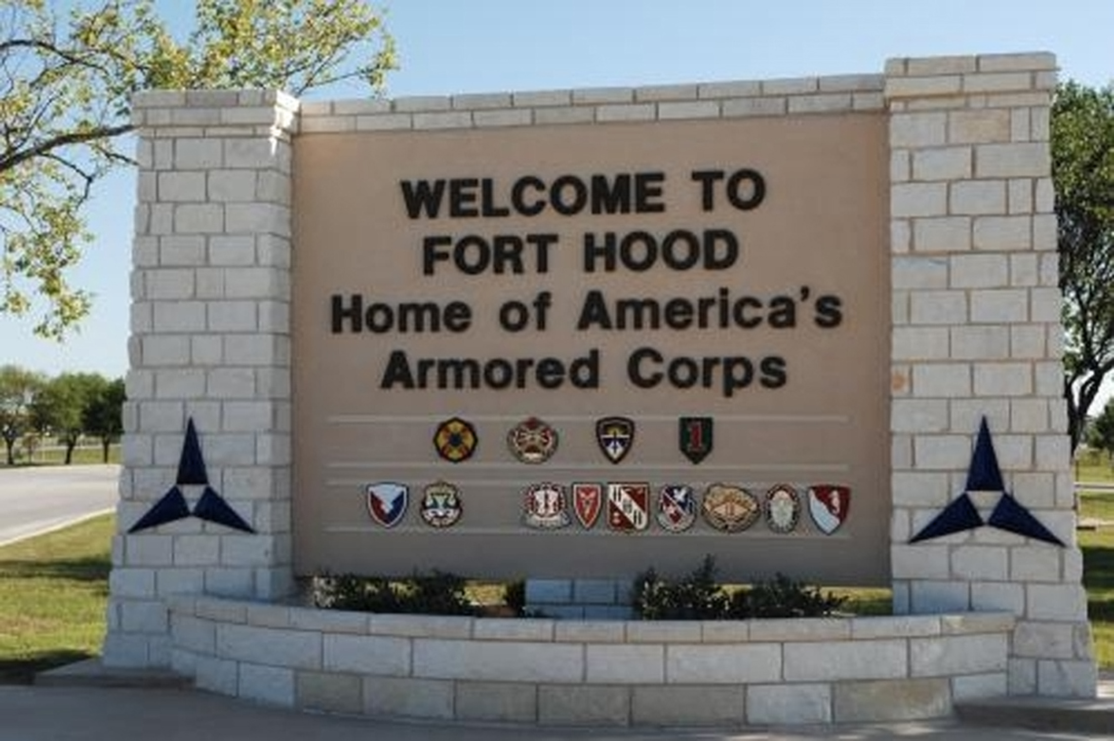 One dead, 14 wounded in Fort Hood shooting