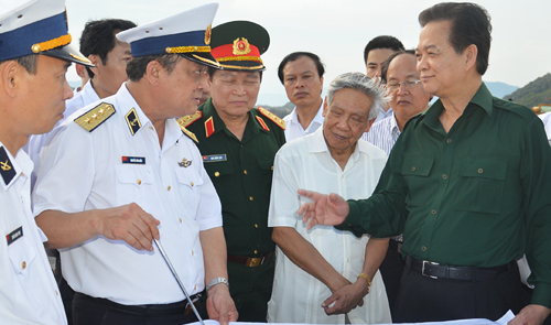 Vietnam to repair int’l ships, subs at Cam Ranh: PM