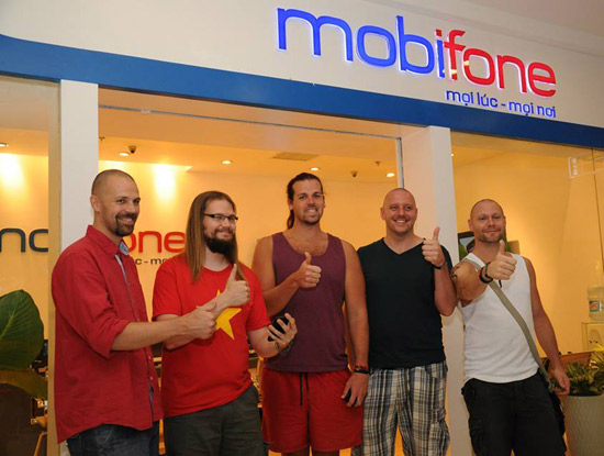 MobiFone offers exclusive 2-in-1 package for foreign tourists