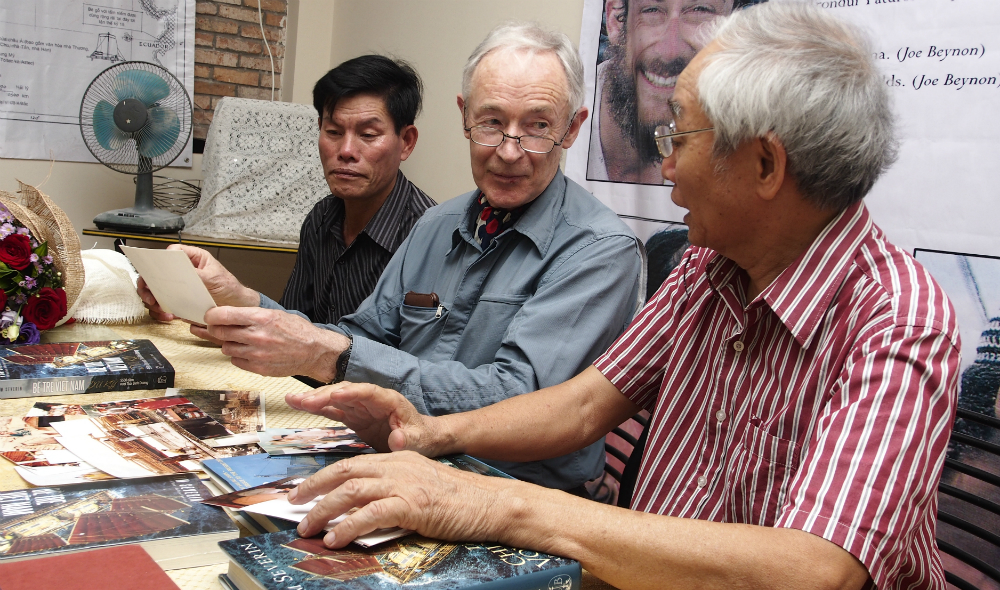 Irishman, Vietnamese reunited 21 yrs after crossing Pacific on bamboo raft