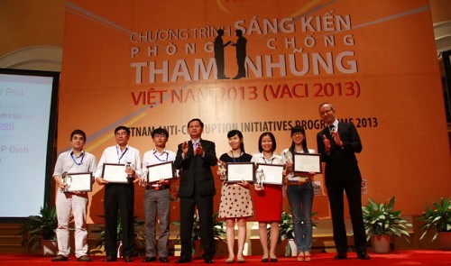 Denounce corrupt Vietnamese officials to get reward of up to over $475,000