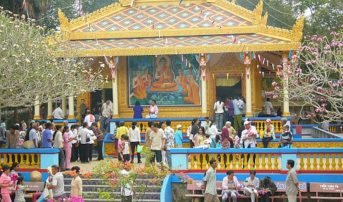 Khmer festival re-created in Vietnam’s capital