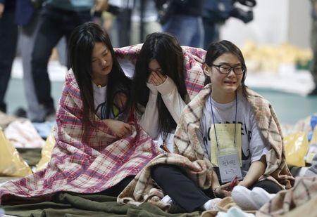 Over 280 missing after South Korean ferry capsizes