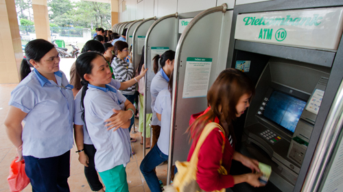 In Vietnam, traffic jams may be to blame for ATM cash shortage