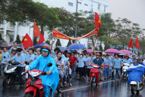 Protesters request China withdraw oil rig from Vietnam’s waters