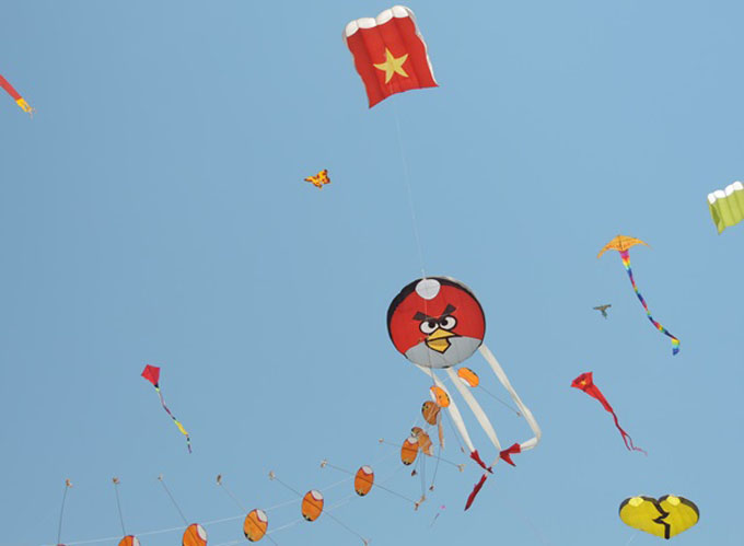 Kites reiterate Vietnam’s sovereignty over Hoang Sa soar in Hoi An (photos)