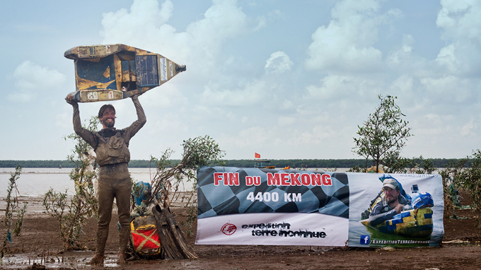 Frenchman crosses Mekong River on raft, conveys environment message