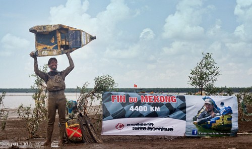 Frenchman crosses Mekong River on raft, conveys environment message