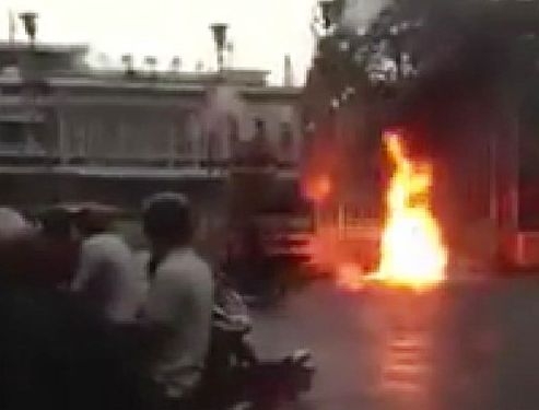 Video shows Vietnam woman burns self to protest China’s oil rig