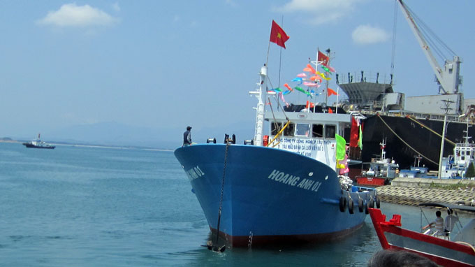 Vietnam to make 30,000 steel-clad boats for fishermen by 2020