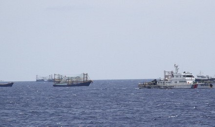 Chinese vessels challenge Vietnam’s ships at 10-meter distance