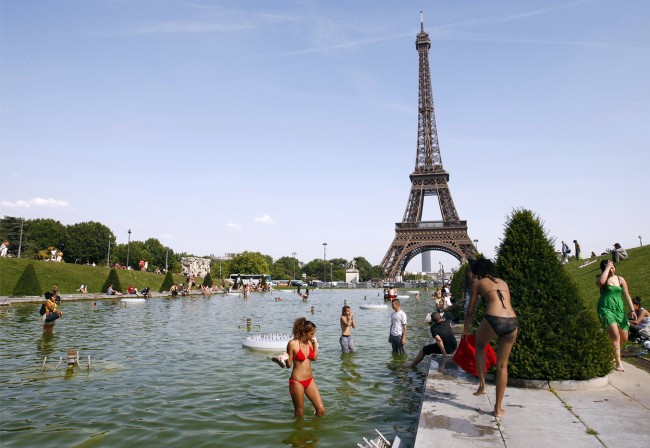 'Be more friendly': France unveils measures to boost tourism