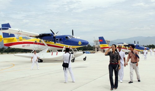Vietnam debuts hydroplane squadron at Cam Ranh base