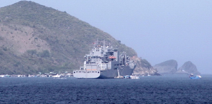US naval ship docks at Vietnam port for maintenance