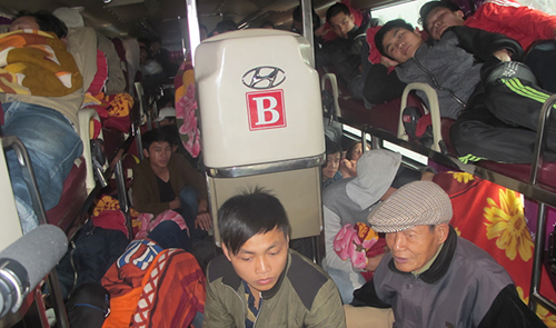 Passengers ‘tortured’ by overcrowded sleeper buses in Vietnam