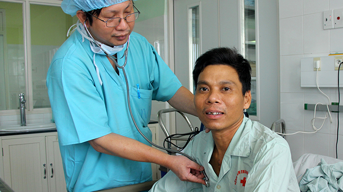 Doctors unveil success of first heart pump implant in Vietnam