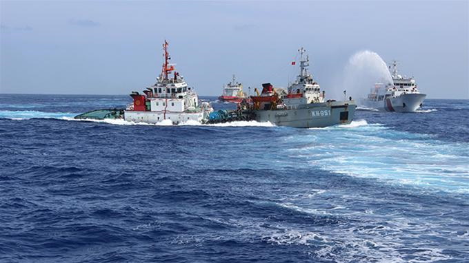 Chinese boats aggressive both day and night in Vietnam’s waters