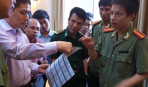 Vietnam police bust ring that faked 516,000 prepaid phone cards