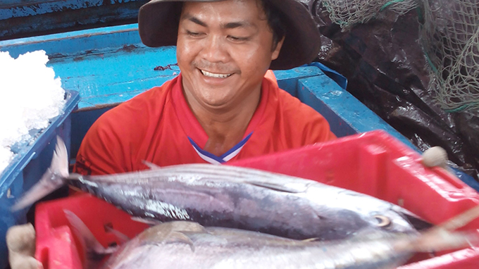 Vietnam fishermen continue to fish offshore despite China’s threat