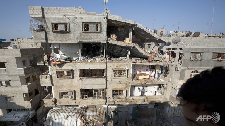 Israeli raids kill 31 on third day of Gaza campaign