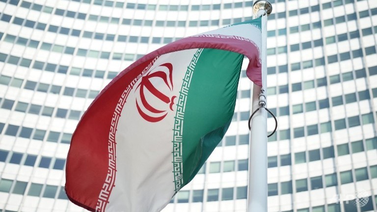 Kerry seeks to bridge gaps at Iran nuclear talks