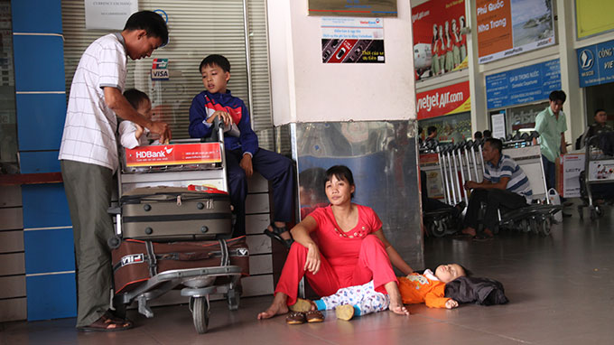 Passengers recount tragic stories of delayed, canceled Vietnam flights