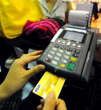 Vietnam charges 2 Chinese for using fake bankcards to steal $44,700