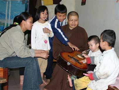 Vietnam police to probe rumor of adoptee trading at Hanoi pagoda