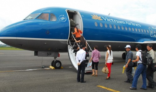Vietnam Airlines delays 22 flights as powerful typhoon Rammasun nears