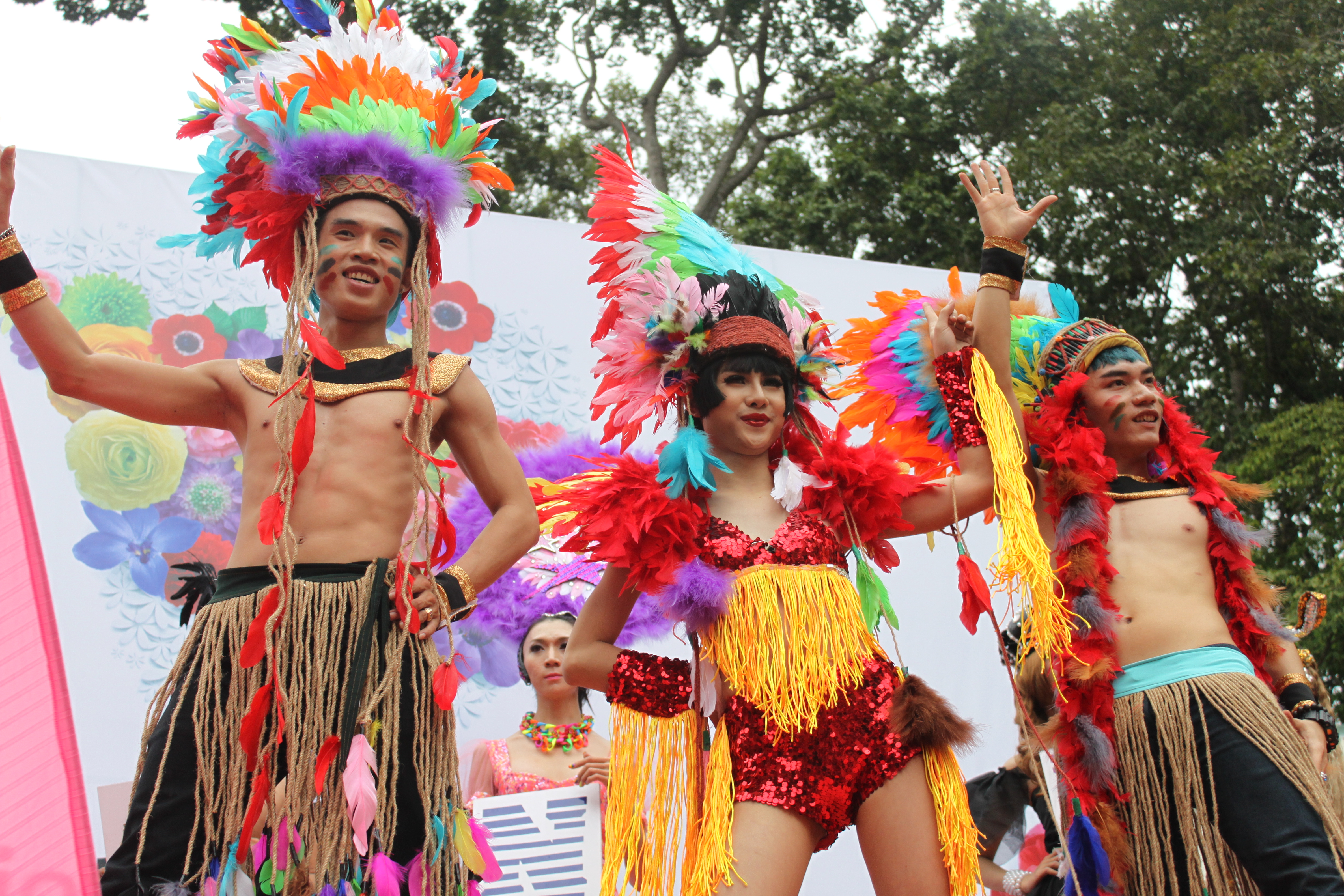 Over 2,000 people attend event for LGBT community in Vietnam hub