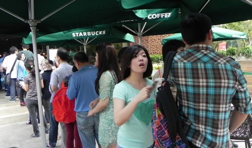 Starbucks seeks to expand in cafe-clogged Vietnam