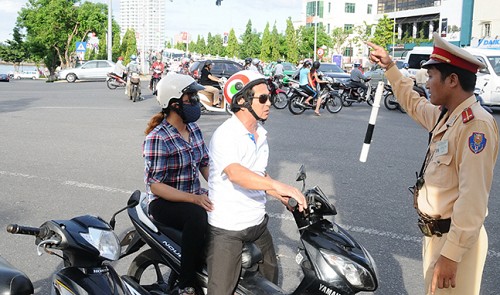 Wanna find good traffic cops in Vietnam? Go to Da Nang