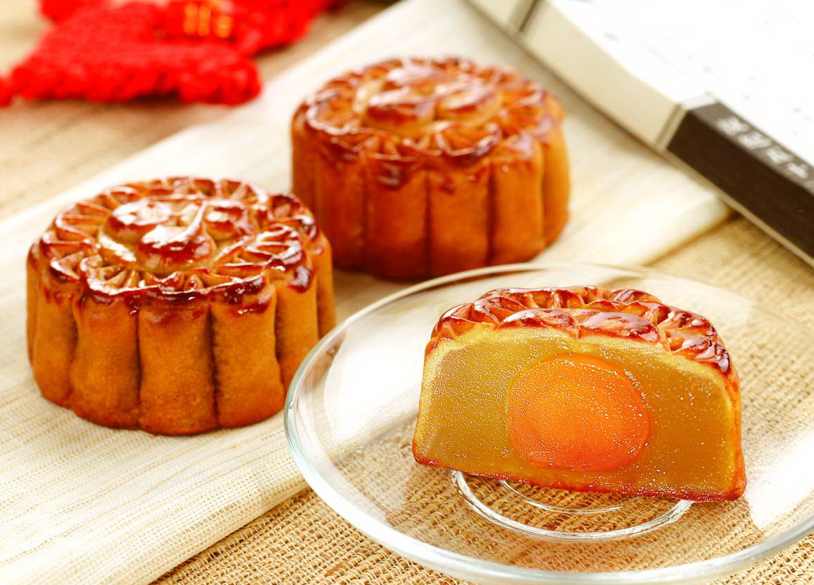 Mid-autumn festival in Vietnam: Time for mooncakes, reunion, love and joy