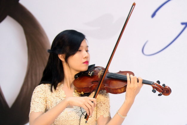 Hanoi concert to feature violin made from real hair
