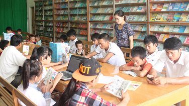 Vietnam academic runs free library with 10k books, magazines for 10 yrs