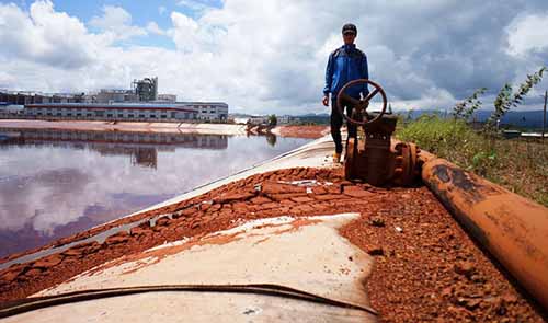 Sickness, foul smell from bauxite mining mar Vietnam province